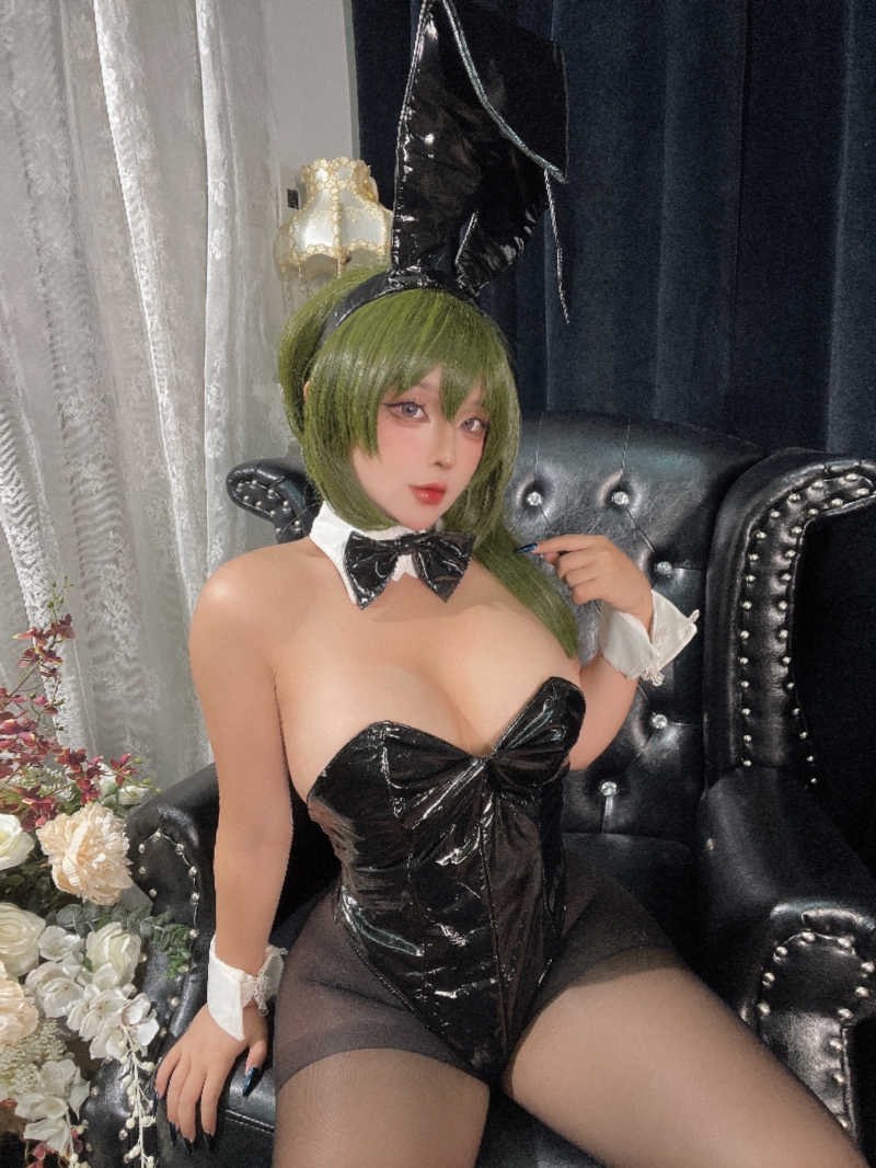 Sayo Momo Ubel Black Easter Bunny